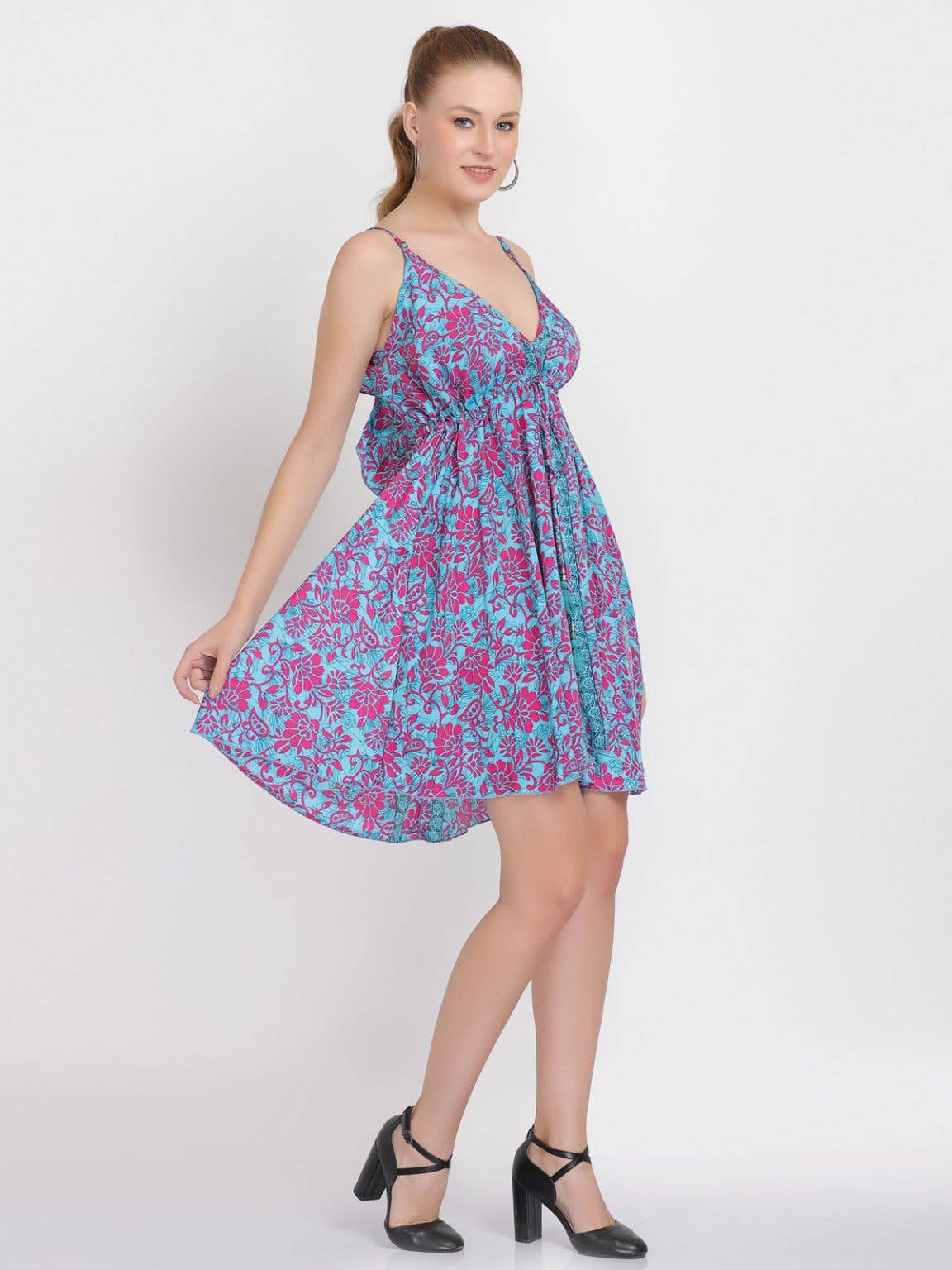 Wevez – wholesale Klänning - Dam – Boho blommig tryckt spaghettirem V-ringad miniklänning för kvinnor2