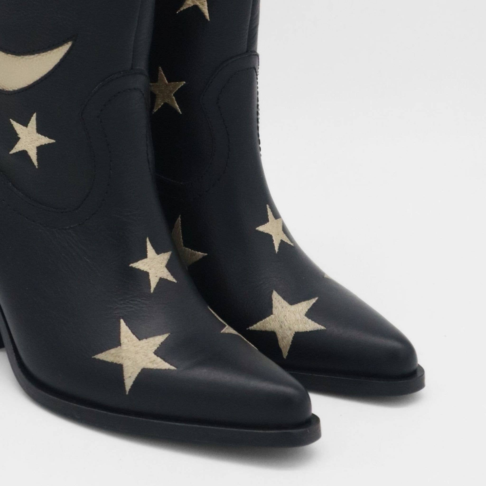 Moonlight Western Cowboy Women's Boots in Black Leather for wholesale on Faire7