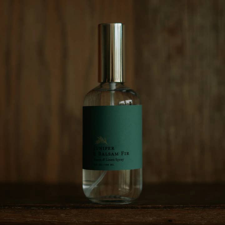 Vaporisateur pour chambre et linge au genévrier et sapin baumier I pour la vente par Woodsy Homelife