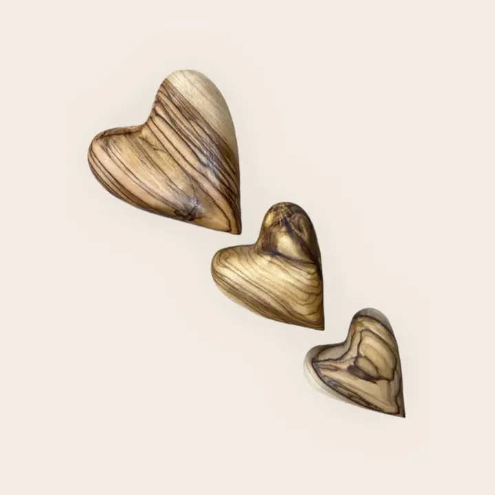 Cœurs en bois d'olivier massifs pour la vente par Mondo Trading Company