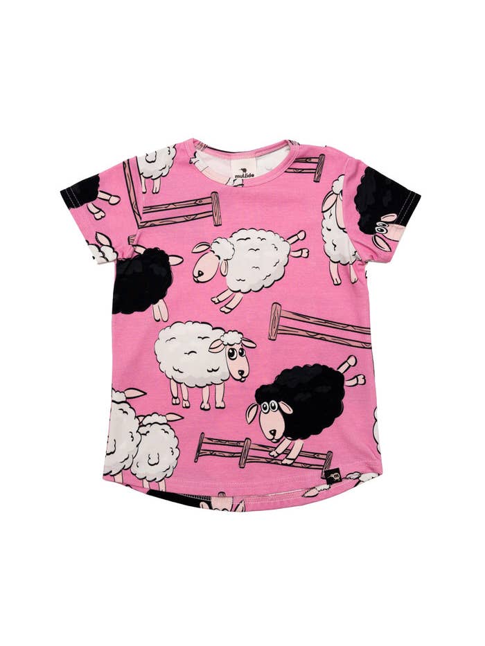 Rosa PINKES SCHAF-T-SHIRT für den Großhandel auf Faire