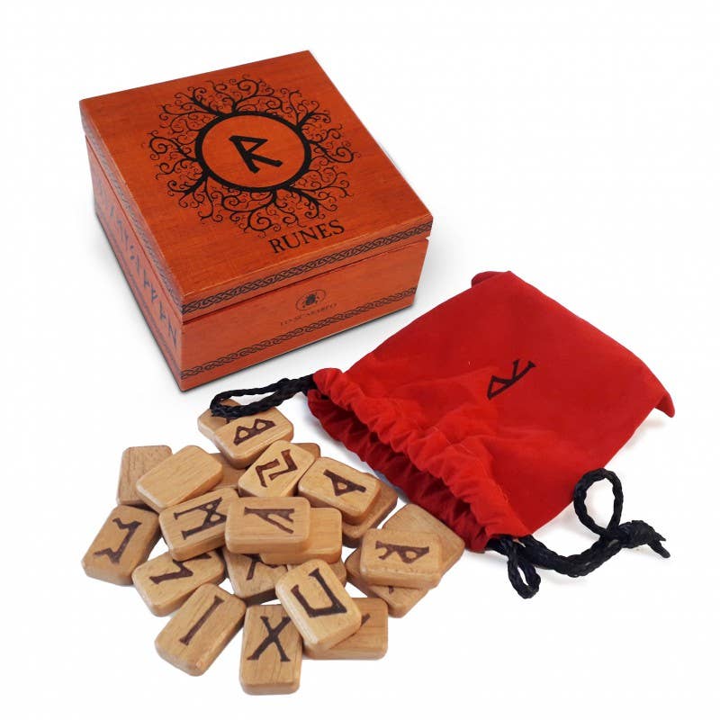 Cardshouse - Wholesale Tarot Cards - Precious Wooden Runes Lo Scarabeo0