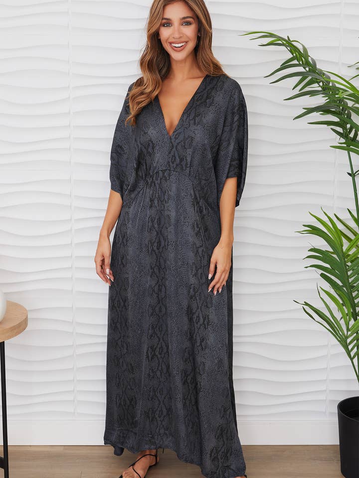 VESTIDO MAXI DOLMAN DECOTE EM V COBRA (24.2568/22.4105-COBRA) por atacado de MILIO MILANO