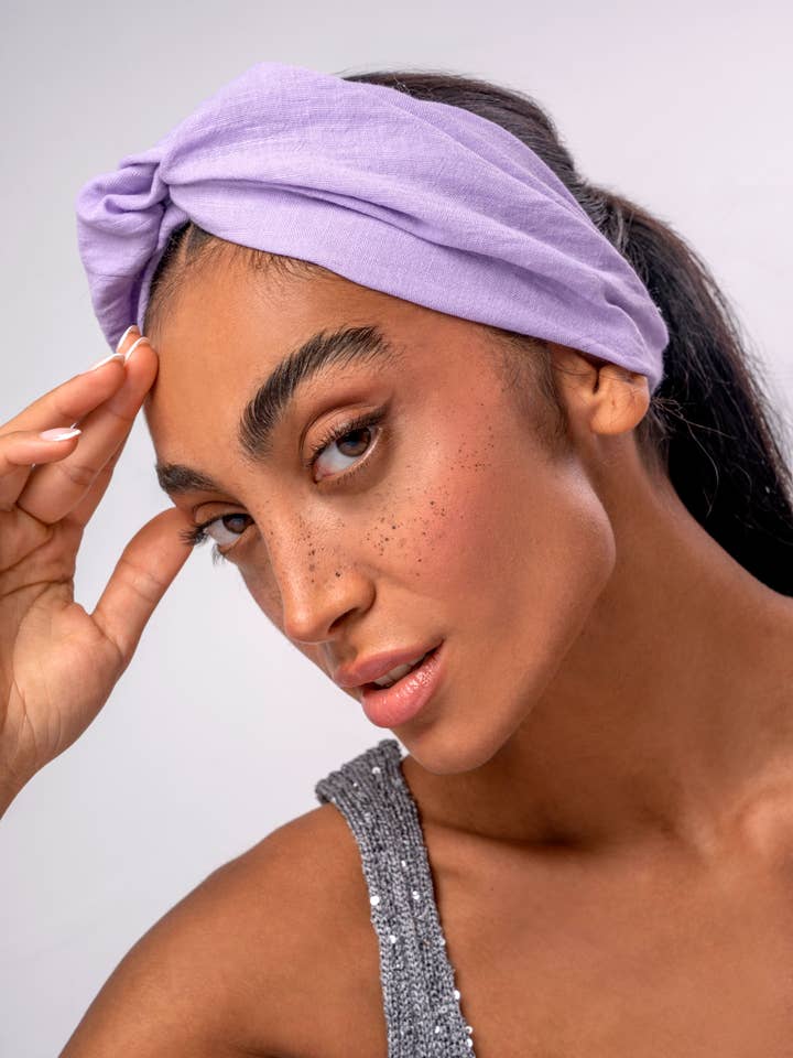 Diadema de lino con detalles de nudos elásticos de Lylac para venta al por mayor de FABRICCA