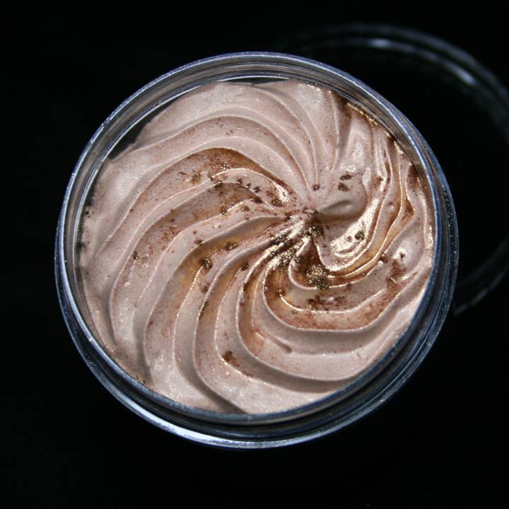 Beurre Corporel Fouetté au Karité Érable Pécan Bronze pour la vente par Lilith Luxury