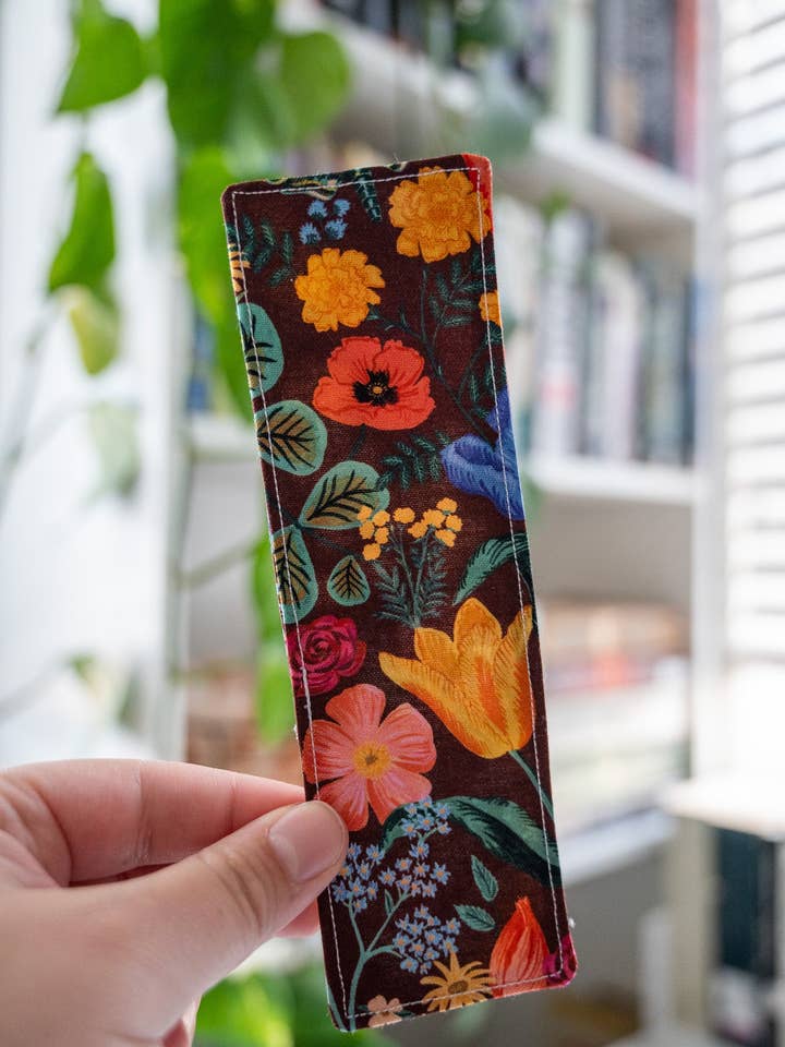 Blomster i Bourgogne stofbogmærke for engroshandel hos Created By Kelci