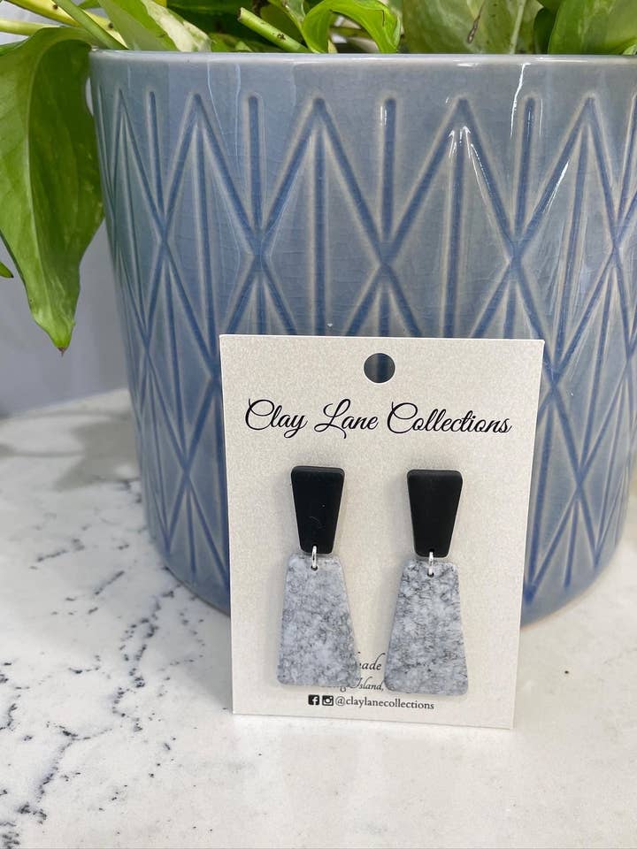 CHARMANT pour la vente par Clay Lane Collections