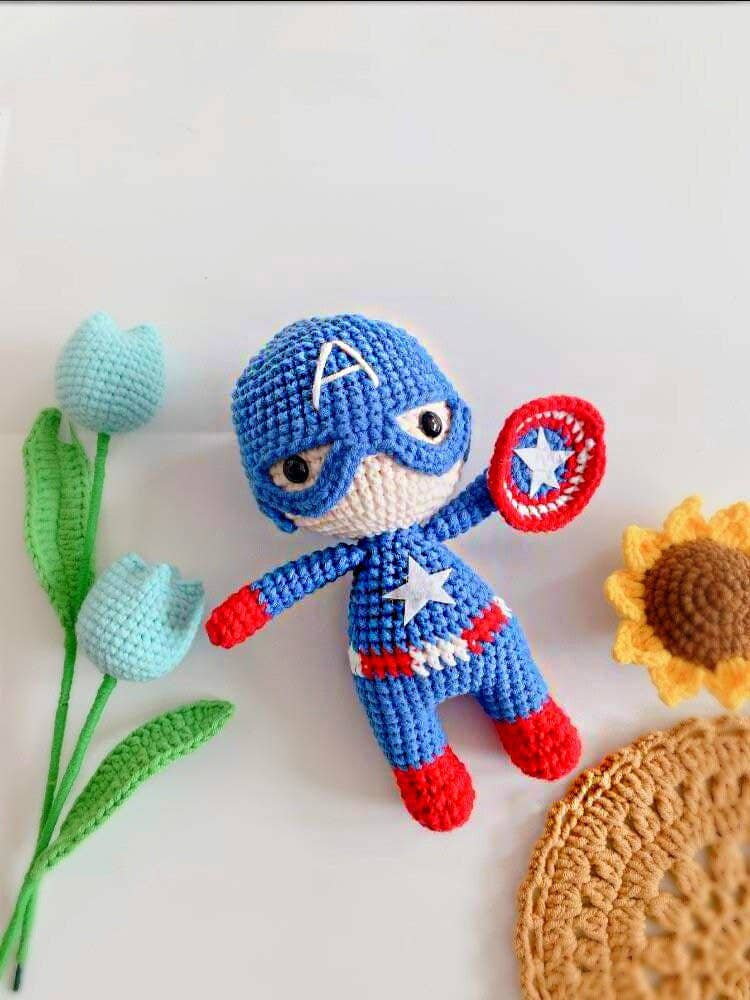 Anh2 LTD – wholesale Docka - Barn – Handvirkad Avengers-superhjälte i garn | MCU-fanpresent4