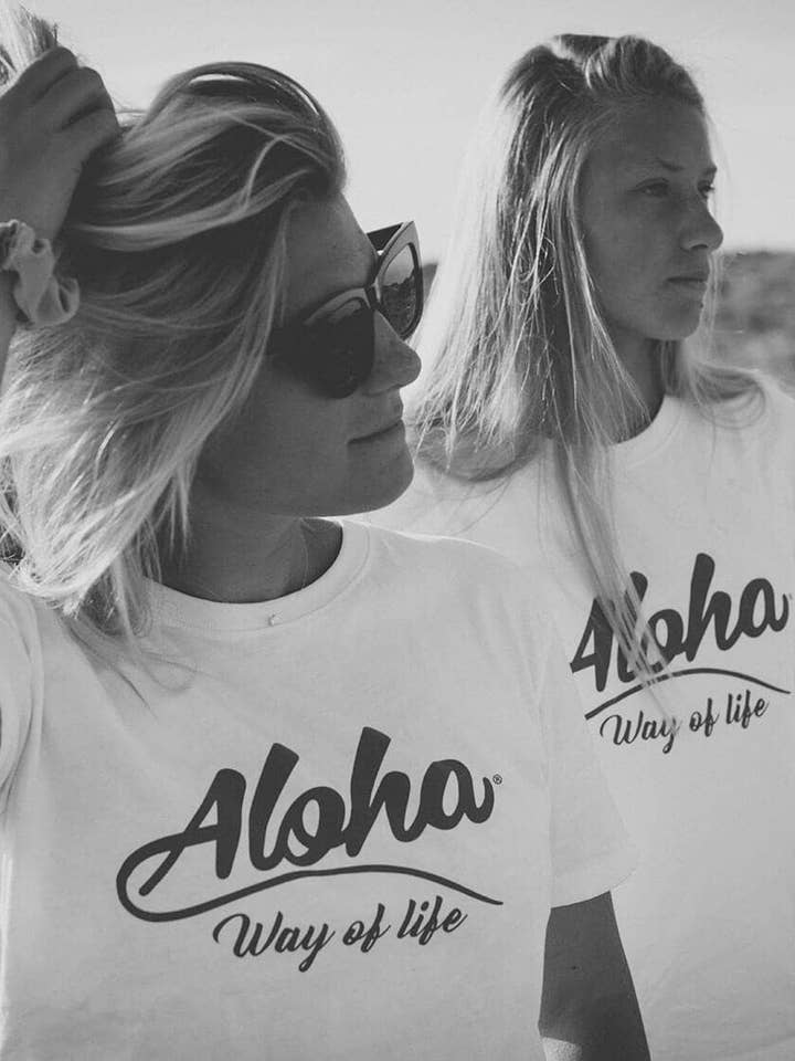 Mademoiselle Aloha 100% økologisk bomuld T-shirt - hvid for engroshandel hos ALOHA WAY OF LIFE
