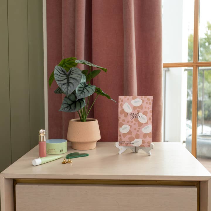 Bridgewater Candle Company - Wholesale Sachet - Sweet Grace Modern Flower Sachet 9 Pack12