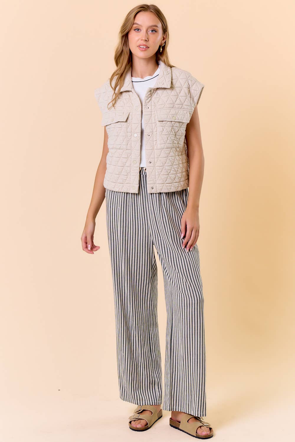 Doe and Rae - Wholesale Outerwear Vest - Women's - QUILTED POINT COLLAR FLAP PATCHED POCKET VEST - 10626J-14