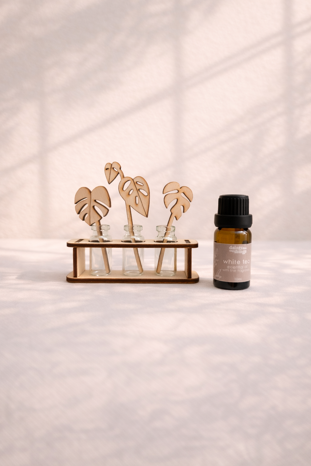 Dainty Little Tiny Things - Wholesale Electronic Diffuser - Tiny Plant Propagation Leaf Diffusers3