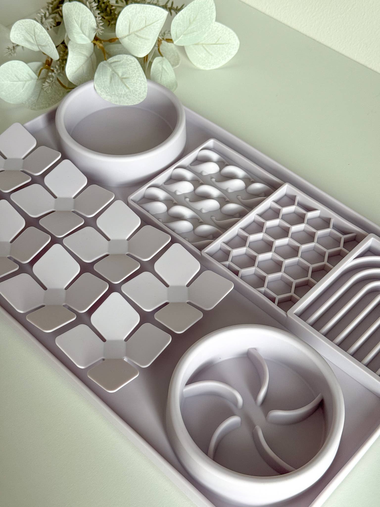 Doggotique - Wholesale Pet Food Mat - Dog - Dog feeding station, lick mat, lick mat3