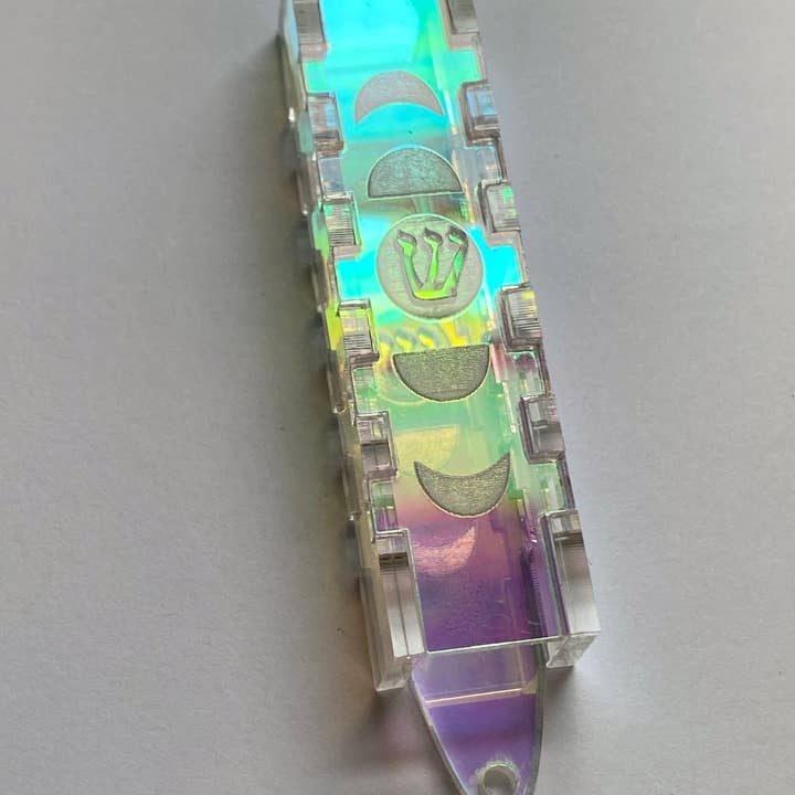 Mezouza en acrylique Moon Phase pour la vente par Dear Elaan jewelry