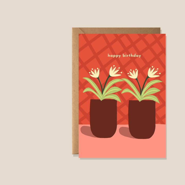 Tarjeta de cumpleaños con flores en maceta de terracota para venta al por mayor de Kiran Ravilious