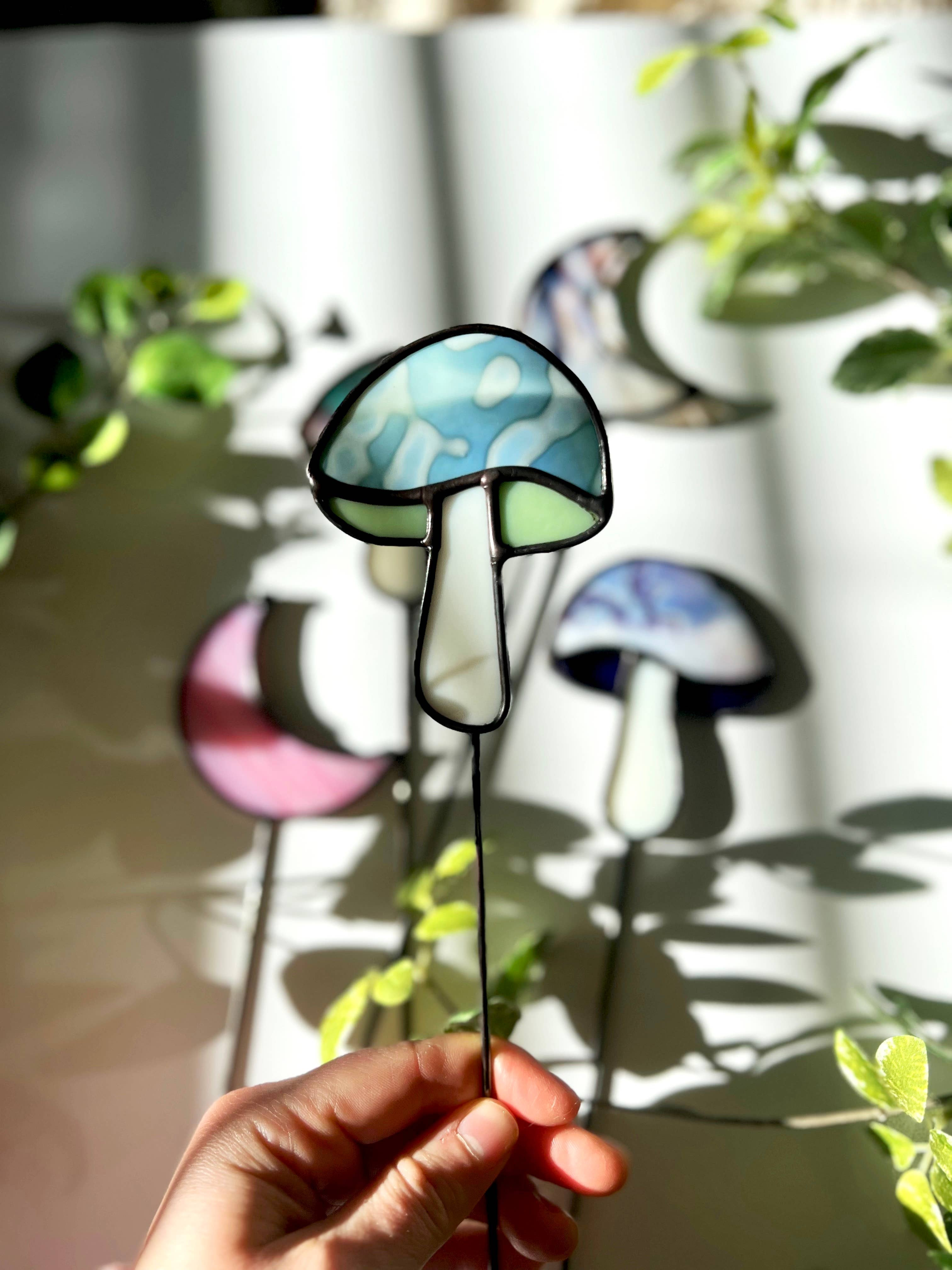 Wild Bloom Glass - Wholesale Garden/Lawn Stake - Mushroom Plant Stake Stained Glass | Plant Accessories1