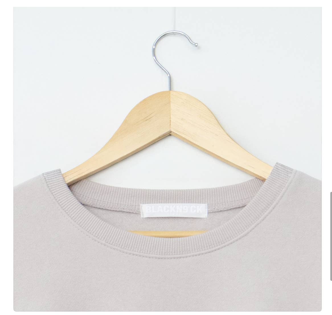 Little Light - Wholesale Graphic Sweatshirt - Women's - Poster Hook Shot Vintage Color-Block Sweatshirt19