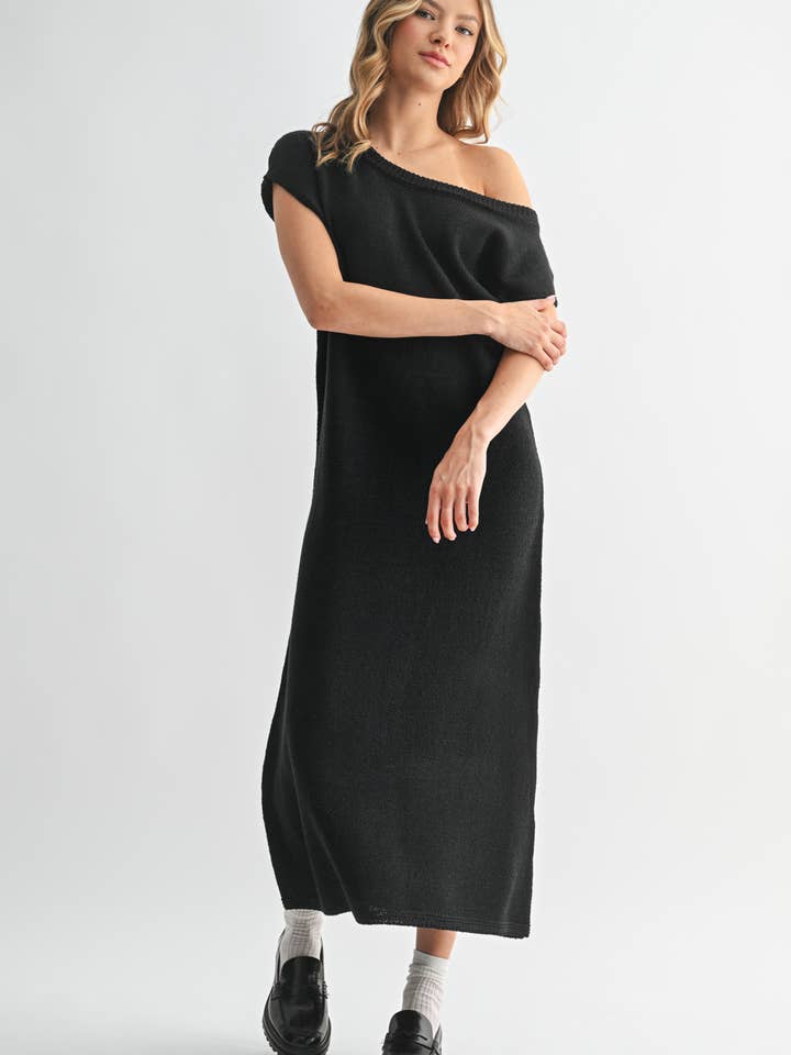 Wishlist Apparel - Wholesale Dress - Women's - SCOOP NECK KNIT SWEATER MIDI DRESS / WL25-115357