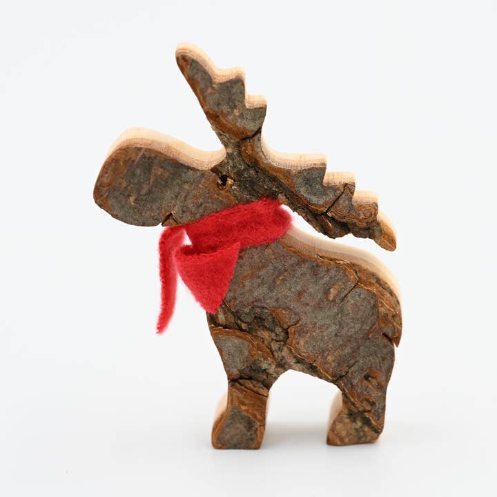 Petit orignal debout avec écharpe pour la vente par Talla Imports