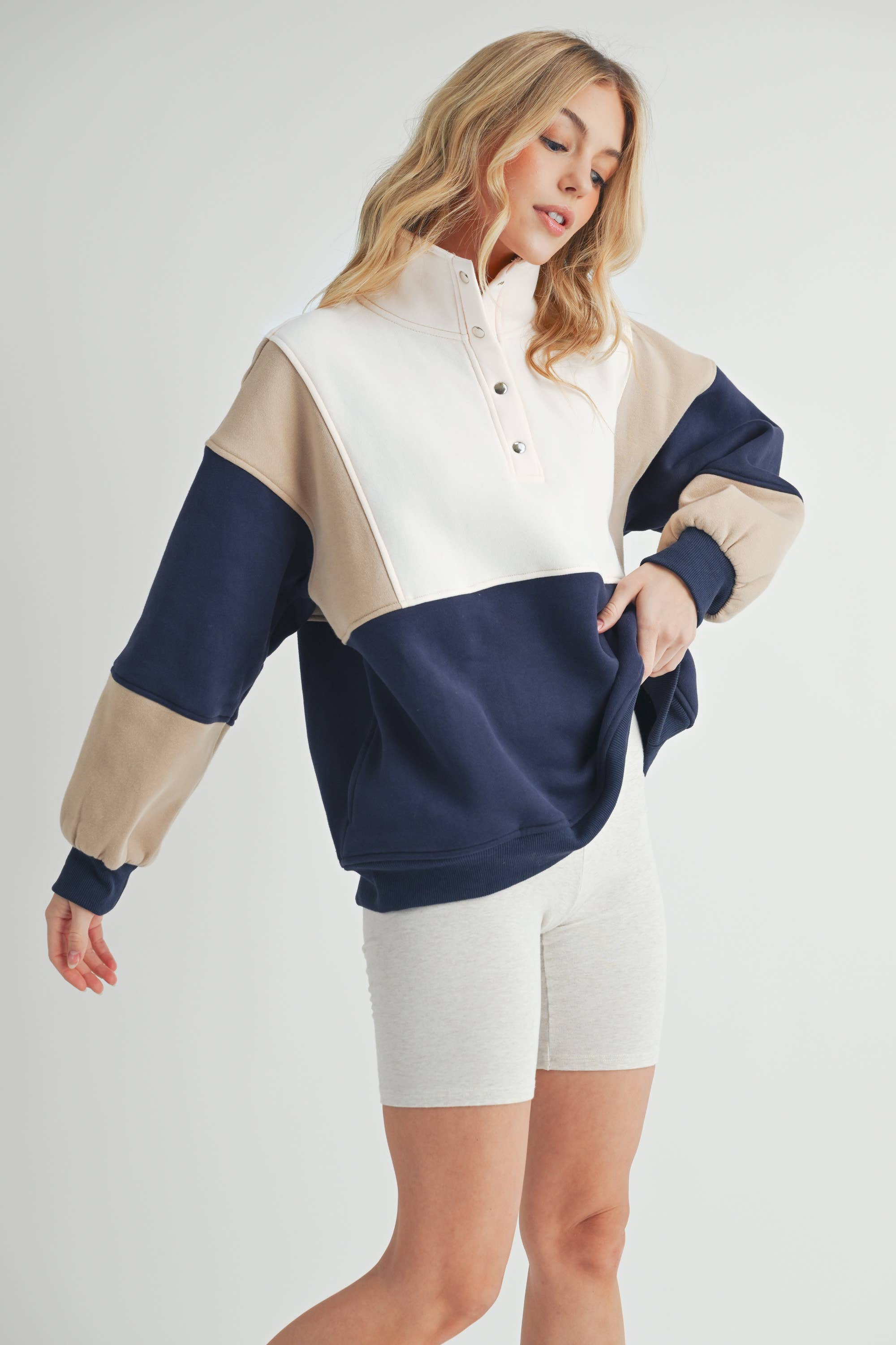 AEMI + CO – wholesale Sweatshirt - Dam – 992EK Glo colorblock-tröja med tryckknappar9