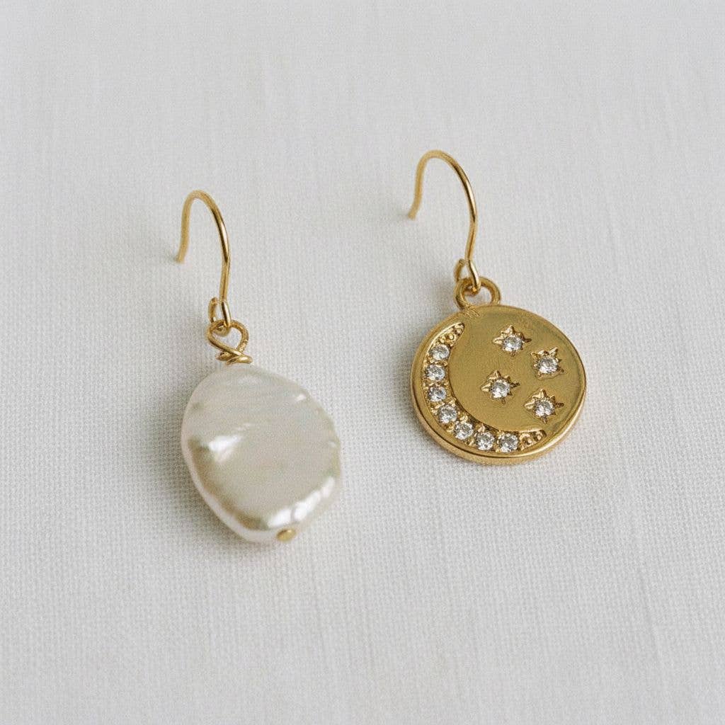 Ellemadera - Wholesale Dangle Earrings - Baroque-Inspired Pearl and Zirconia Drop Earrings1