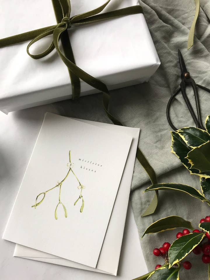 Carte de Noël botanique aquarelle feuillage de gui pour la vente par Annie Brougham Paper Goods.