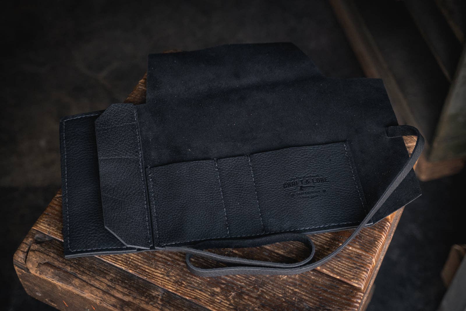 Craft and Lore - Wholesale Humidor/Cigar Accessory - Rustic Leather Pipe Roll4