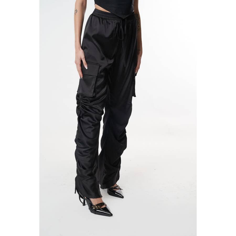 CEFIAN FASHION – wholesale Byxor - Dam – Smokeshow cargo-byxor i satin med hög midja3