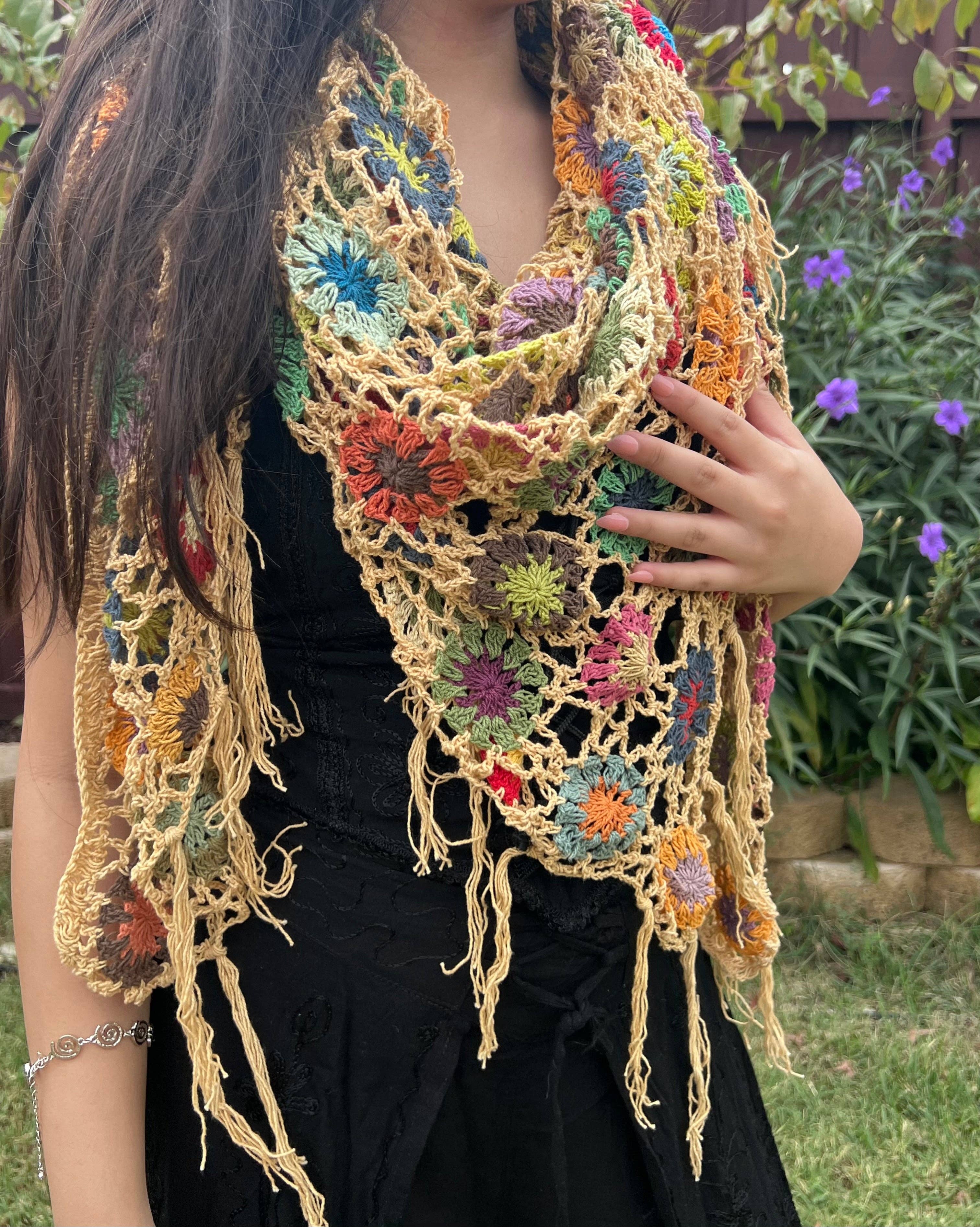 PuzzleStack - Vendita all'ingrosso Stola - Donna - Scialle a Rete all'Uncinetto Fiori di Campo6