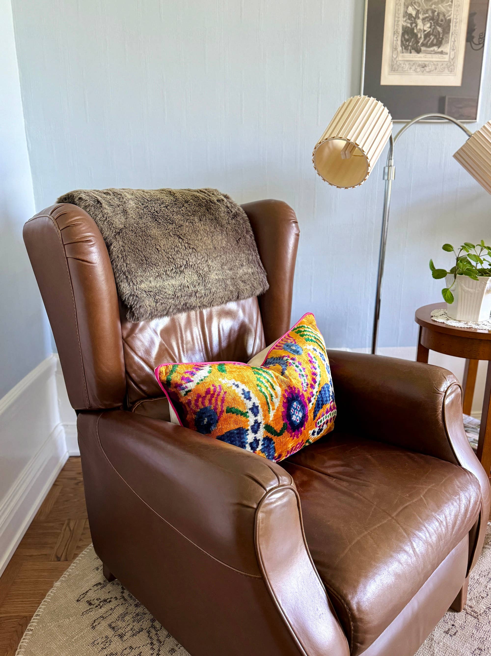 Mila∞Miro by Emelie - Wholesale Throw/Decorative Pillow - Velvet Ikat Cushion Orange Blossom | Velvet Ikat Pillowcase4