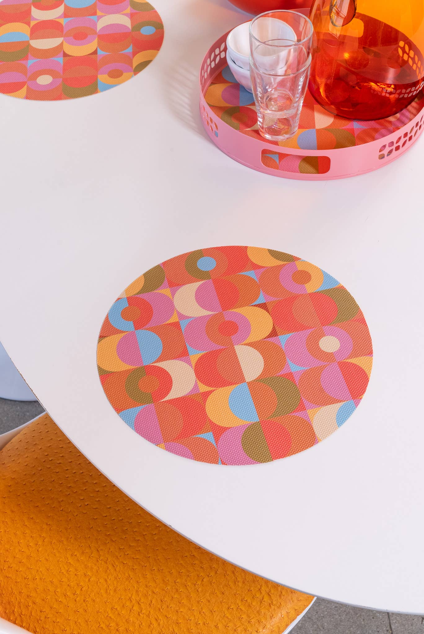 hide+seek SUPPLY CO - Wholesale Placemat - Blink double-sided Round Woven Placemat 12.6" diameter4