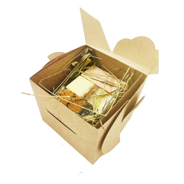 Discovery set of 3 soaps for wholesale by KAEA Savonnerie