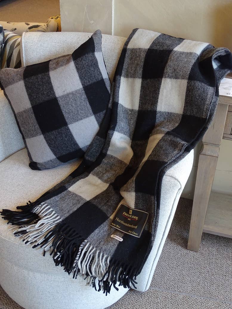 Patrick King Woollen Company - Wholesale Throw Blanket - Northumberland Deluxe Highland Blanket2