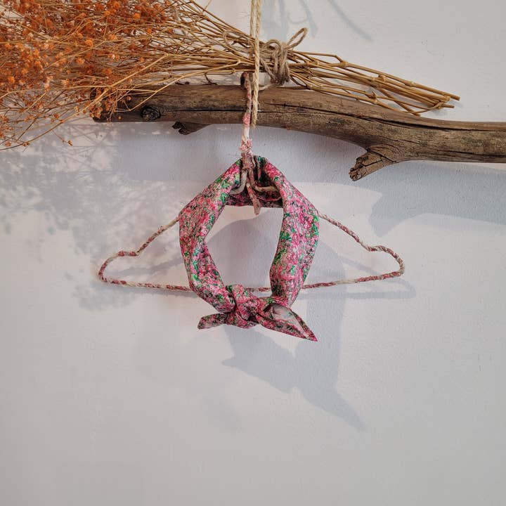 Mia y Lia – wholesale Klädesset - Baby – ROSA BLOMMIG SJAL
