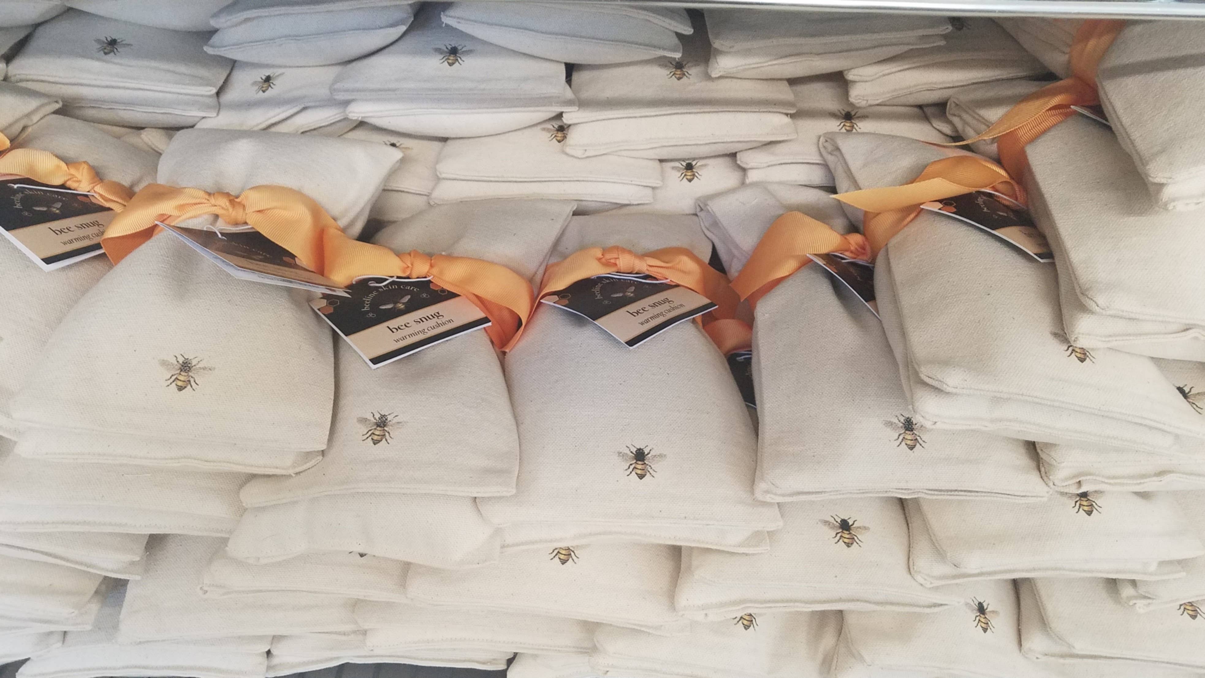 Beeline Skin Care - Wholesale Heating Pad - Bee Snug warming cushion with aromatherapy1