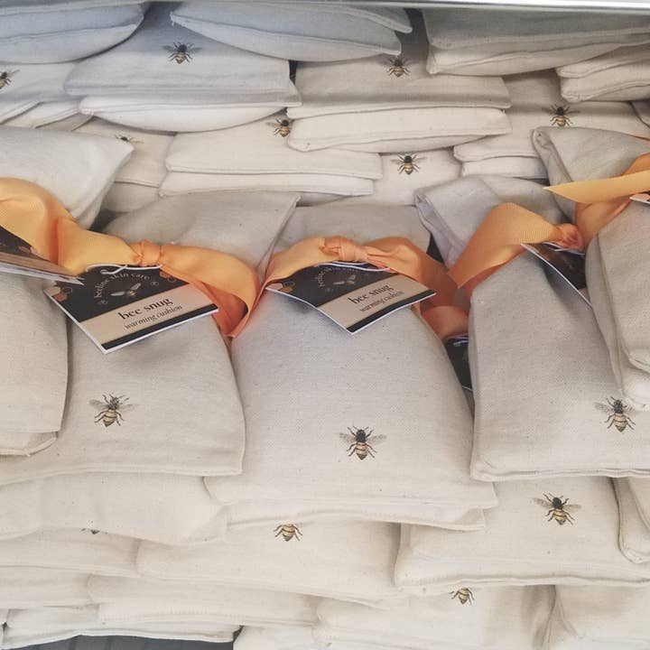 Beeline Skin Care - Wholesale Heating Pad - Bee Snug warming cushion with aromatherapy1