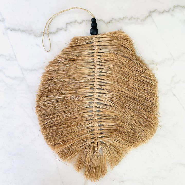 Indonésie | Suspension murale en fibres bohème pour la vente par Beautifully Made Fair Trade