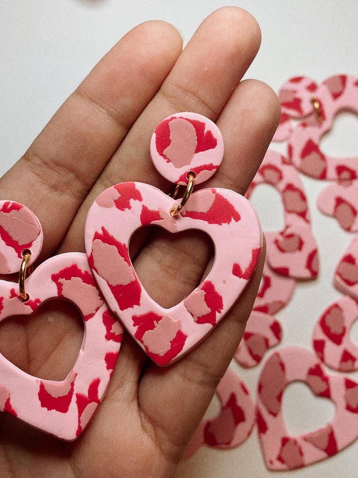 Cœurs à imprimé guépard pour la vente par Retro Made