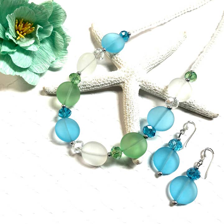 FN327- Ensemble de collier en verre de mer perlé en aqua et vert pour la vente par Devi Creations