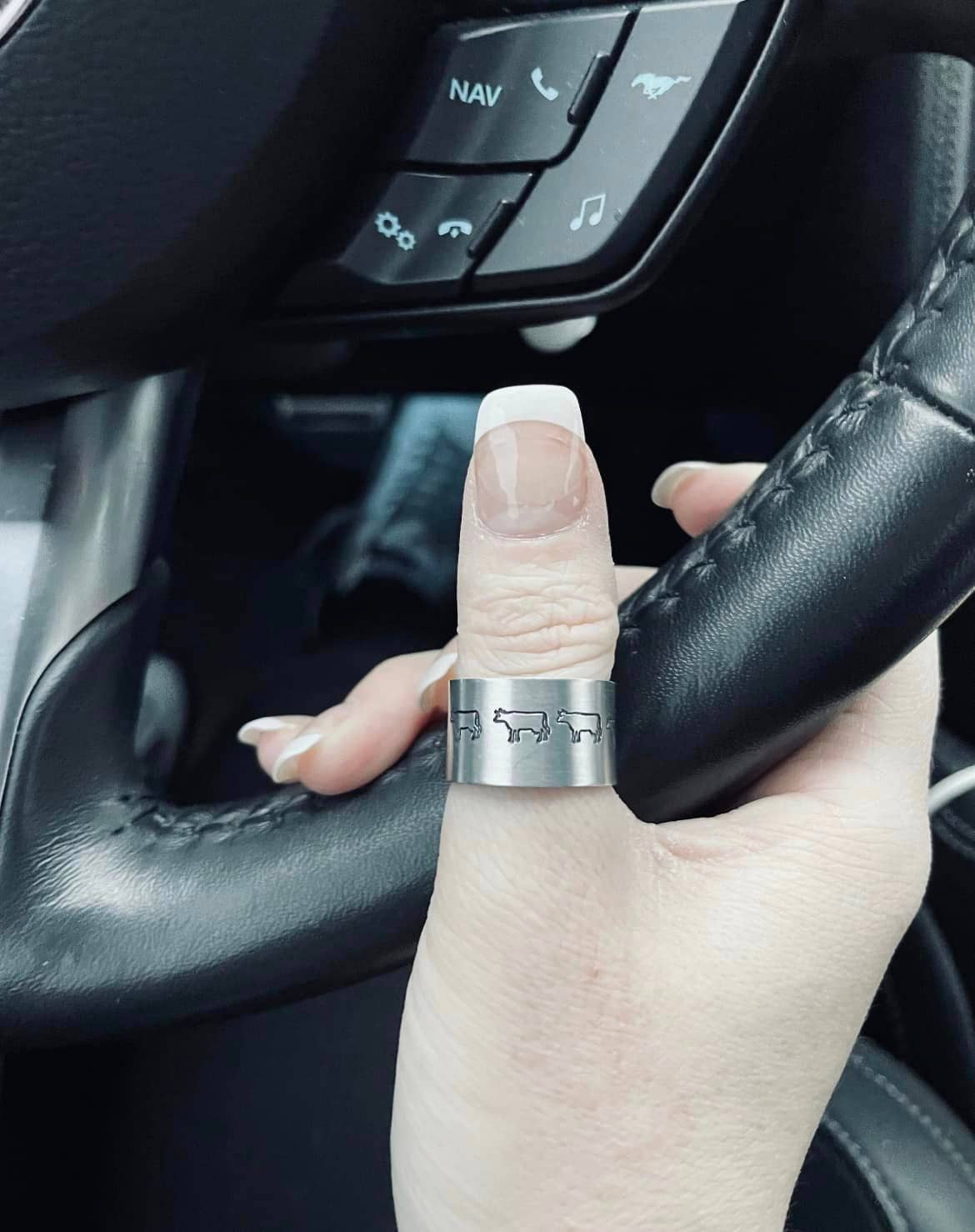 The Branded Blue Roan - Vendita all'ingrosso Anello midi/a fascia - Anello a forma di mucca stampato a mano occidentale0