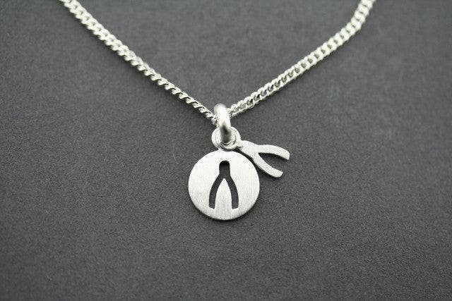 Makers & Providers - Wholesale Pendant/charm necklace - Wishbone Cut Out Pendant On 45cm Link Chain