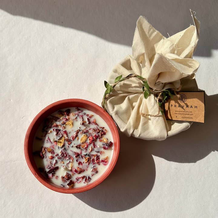 Sojawaskaars met 5 lont - Sandal Rose voor wholesale door Pravaah