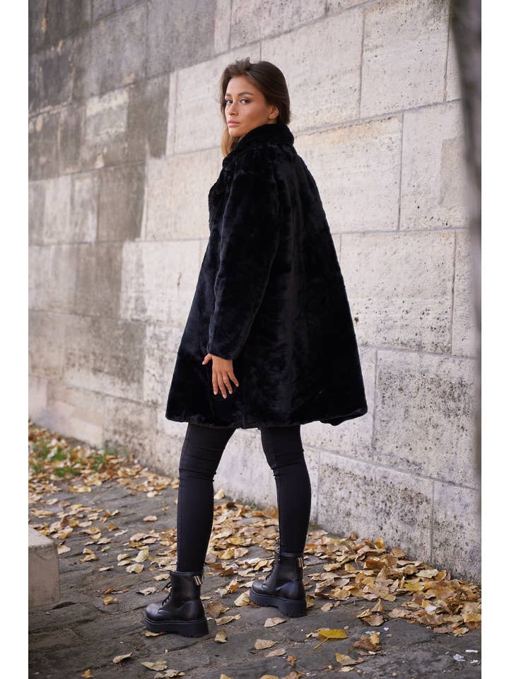 CHOKLATE PARIS - Wholesale Fur/Faux Fur Coat - Women's - Oversized faux fur coat - Y138