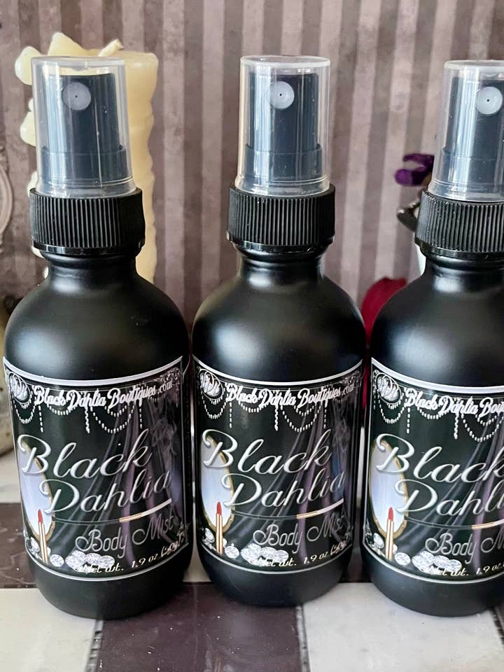 Brume pour le corps Black Dahlia pour la vente par Black Dahlia Boutiques