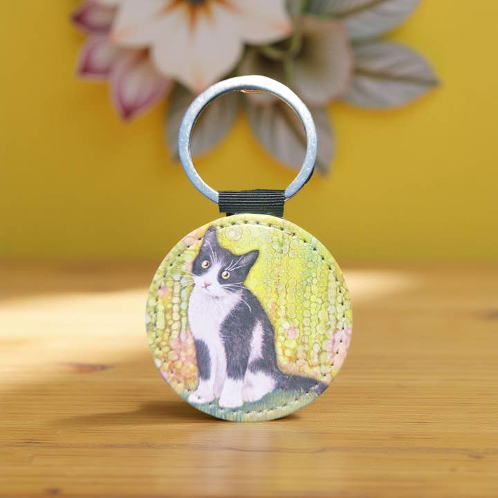 By Jo Crafts – wholesale Keychain – Unisex – 103-KR - Black & White Cat Faux Leather Keyring 2