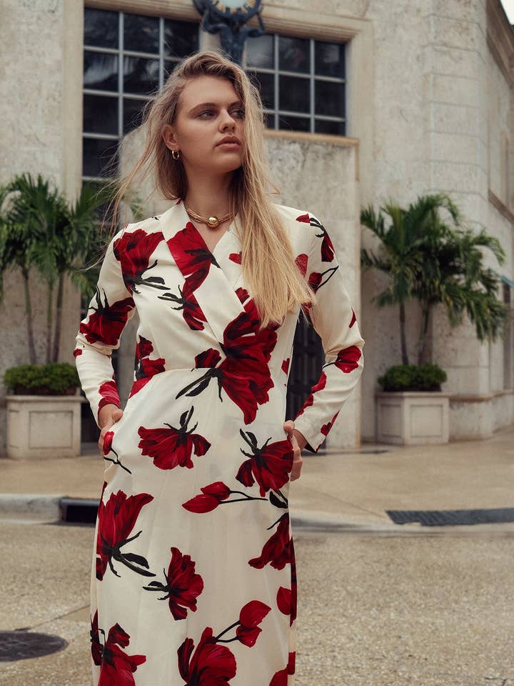 Rosenfarbenes Wickelkleid für den Großhandel von Profile NYC