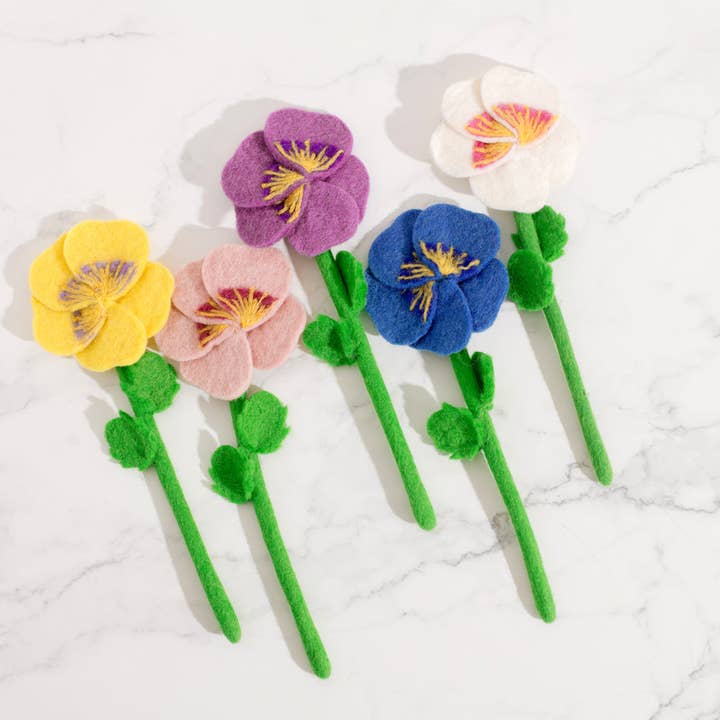 Vilt Pansy Flower voor wholesale door Global Goods Partners