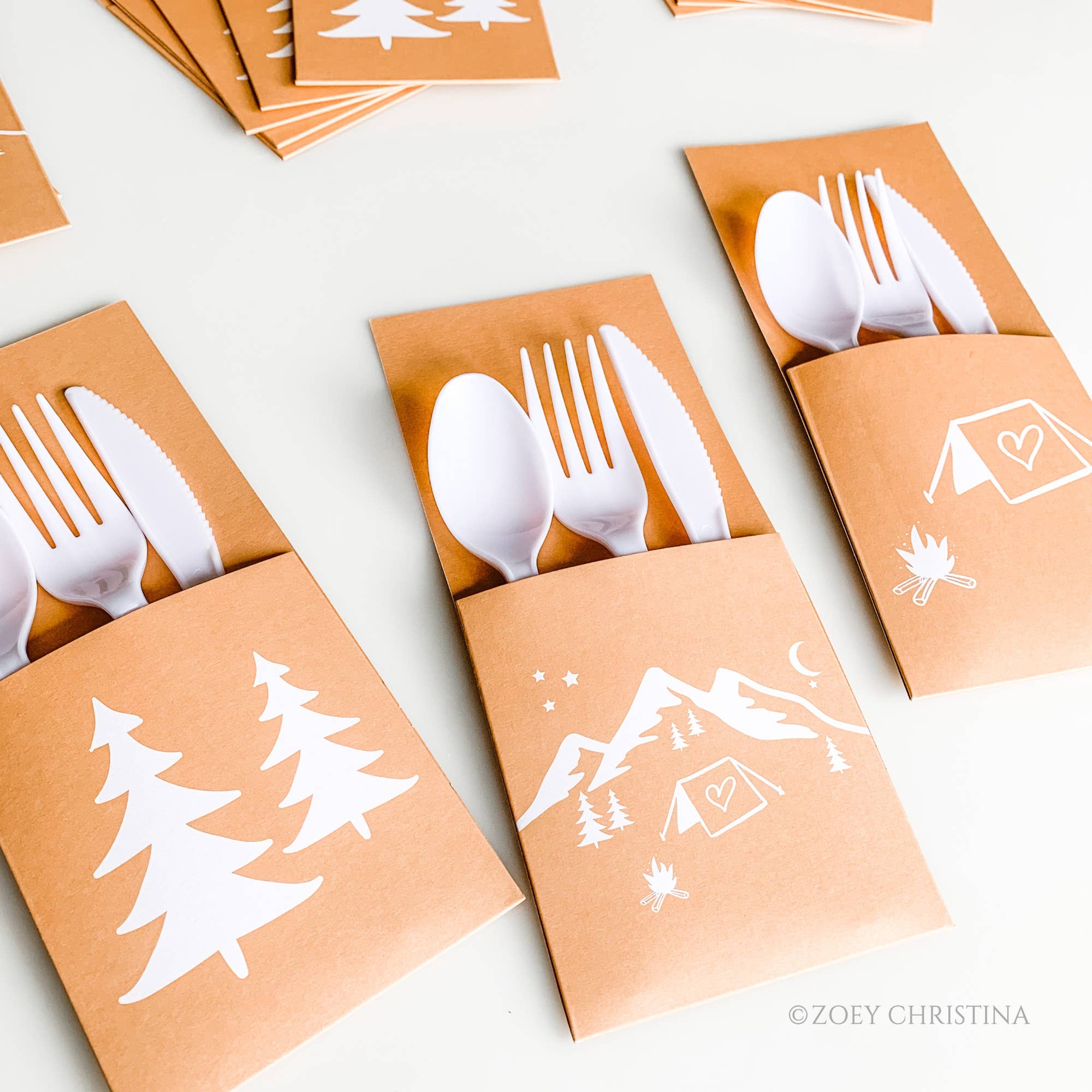 Zoey Christina – wholesale Cutlery set – Camp-Themed Utensil Set with Holders - 64-Piece Set1