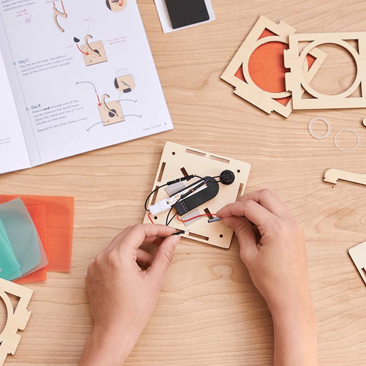 KiwiCo, Inc. - Wholesale DIY Craft Kit - Kids - Levitating Lantern, Physics & Tensegrity Science Kit for Kid