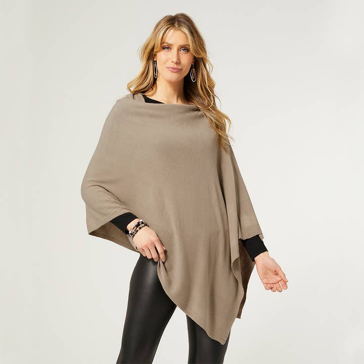 COCO + CARMEN - Wholesale Poncho - Women's - Lightweight Poncho8